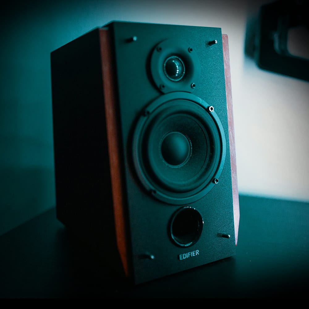SPEAKERS
